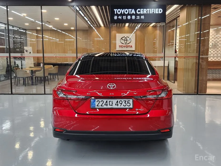 Фото 4 - Toyota Camry