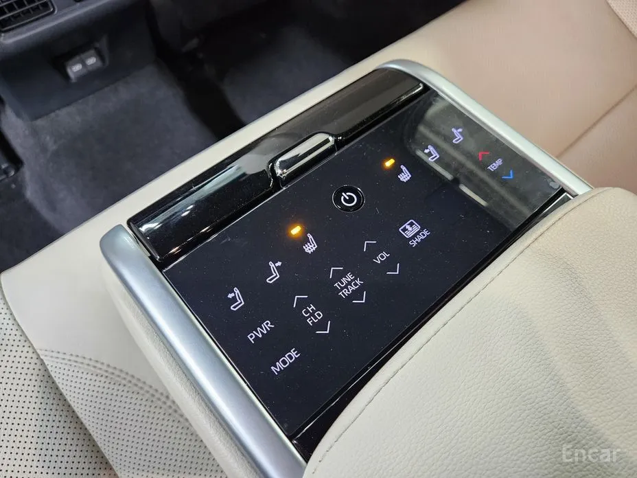 Фото 5 - Toyota Camry