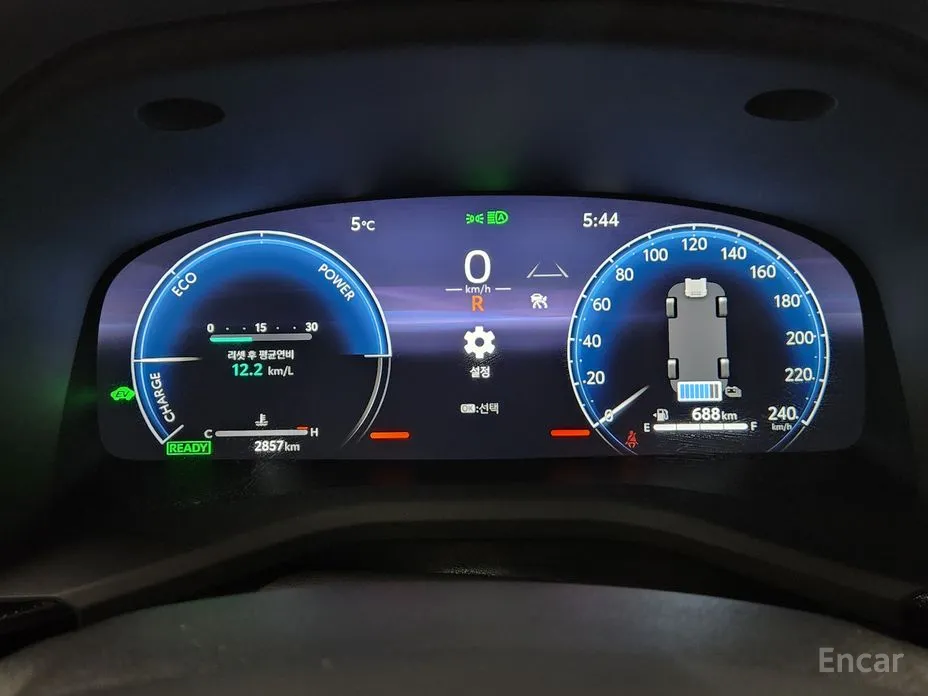 Фото 8 - Toyota Camry