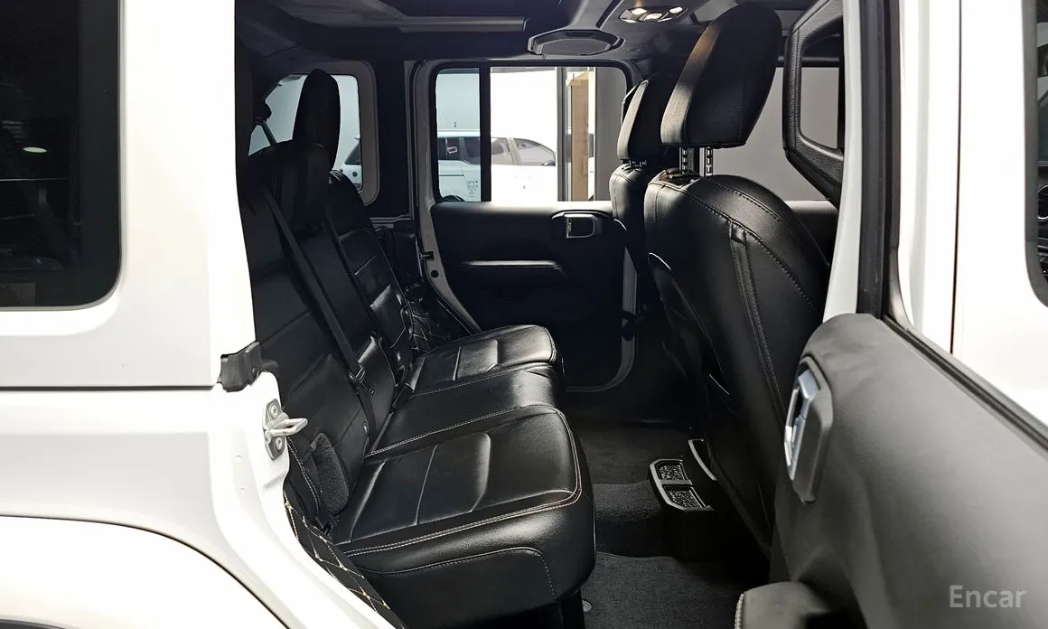 Фото 11 - Jeep Wrangler