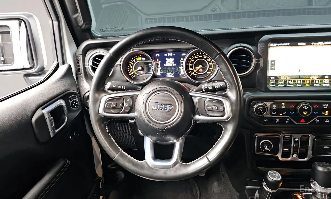 Фото 13 - Jeep Wrangler