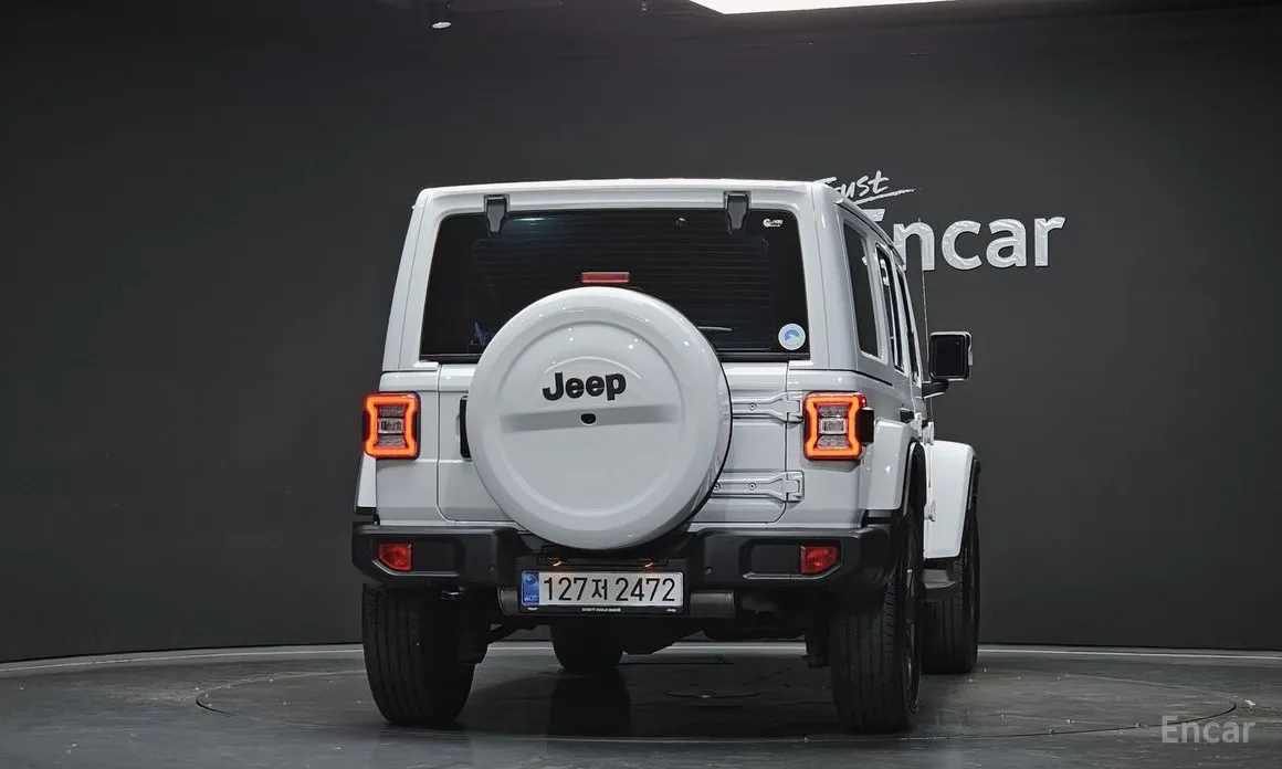 Фото 4 - Jeep Wrangler