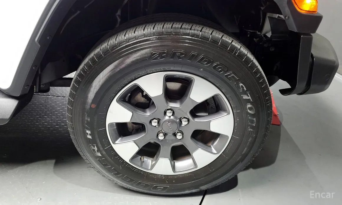 Фото 5 - Jeep Wrangler