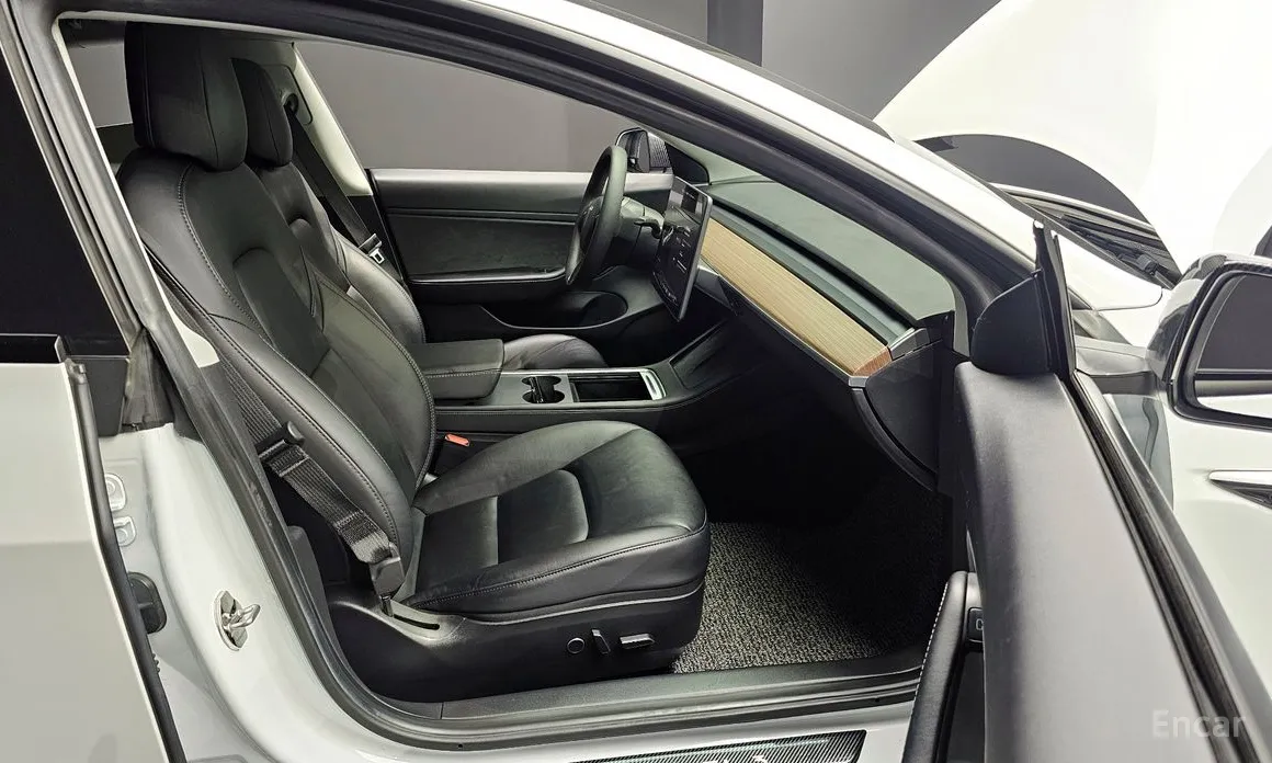 Фото 11 - Tesla Model 3