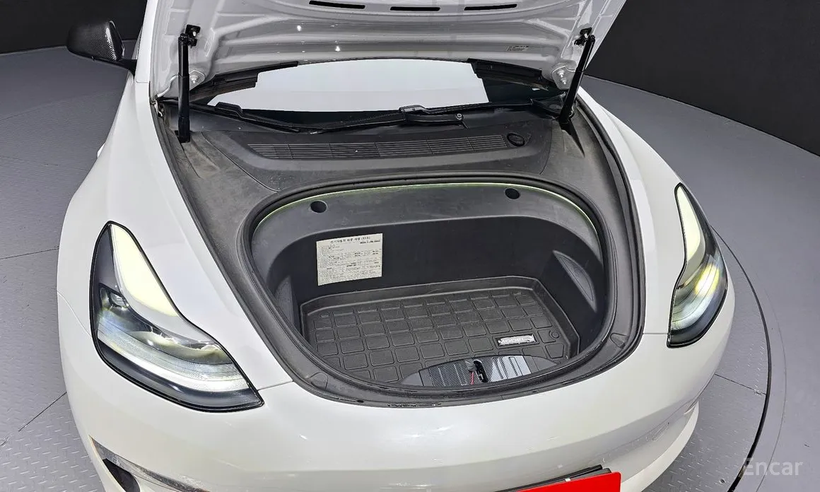 Фото 6 - Tesla Model 3