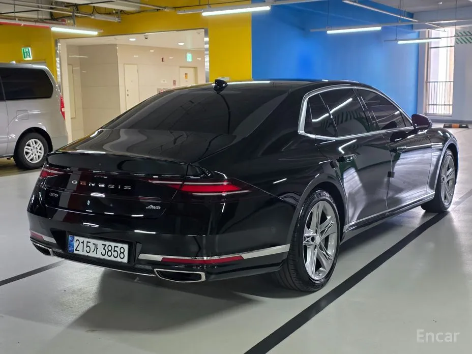 Фото 3 - Genesis G90