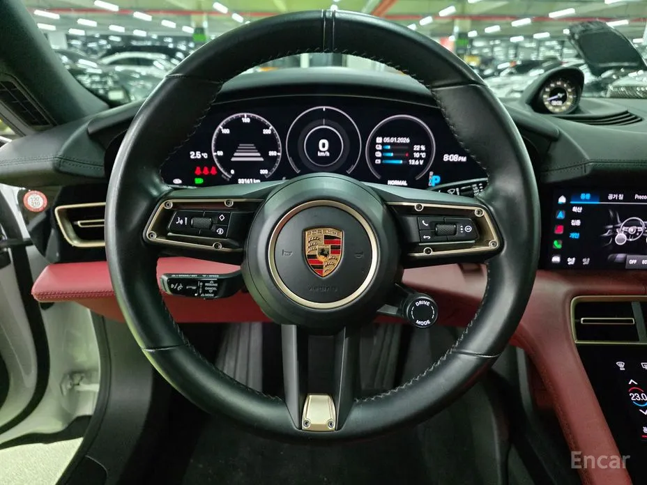 Фото 17 - Porsche Taycan