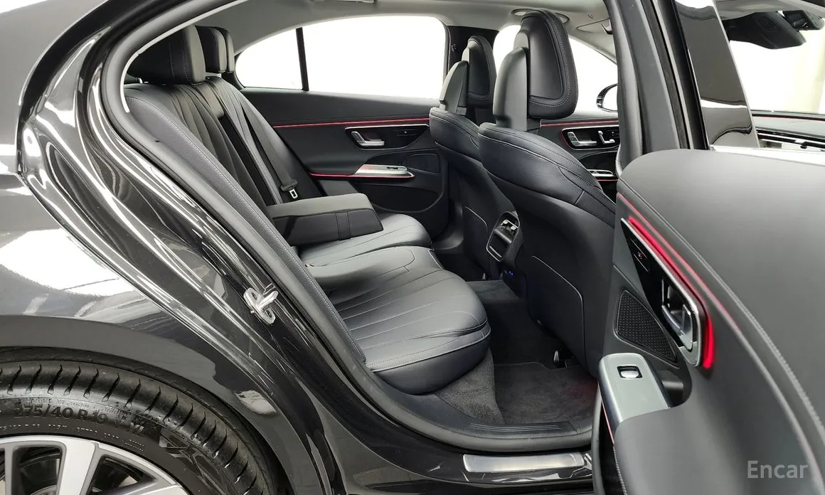 Фото 12 - Mercedes-Benz E-Class