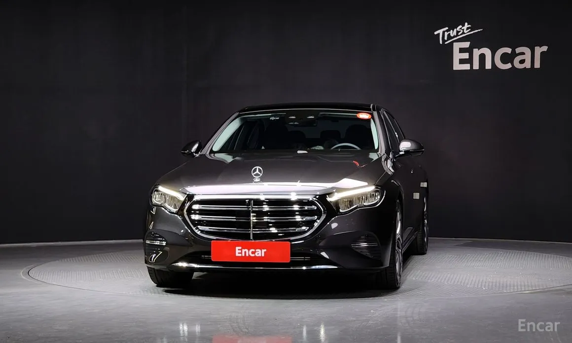 Фото 3 - Mercedes-Benz E-Class