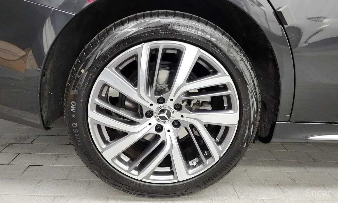 Фото 5 - Mercedes-Benz E-Class