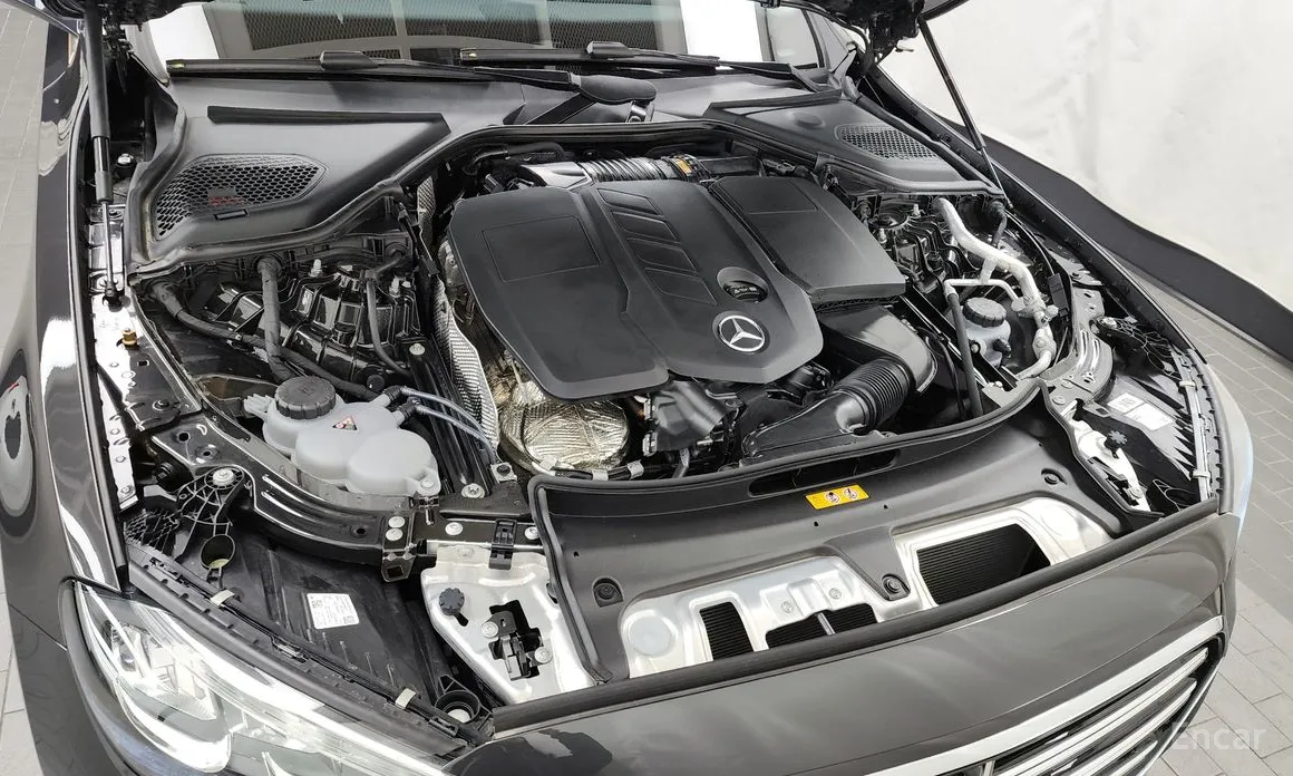 Фото 6 - Mercedes-Benz E-Class