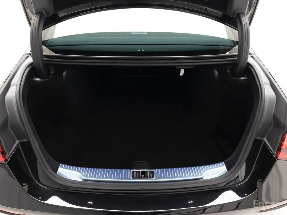 Фото 6 - Mercedes-Benz S-Class