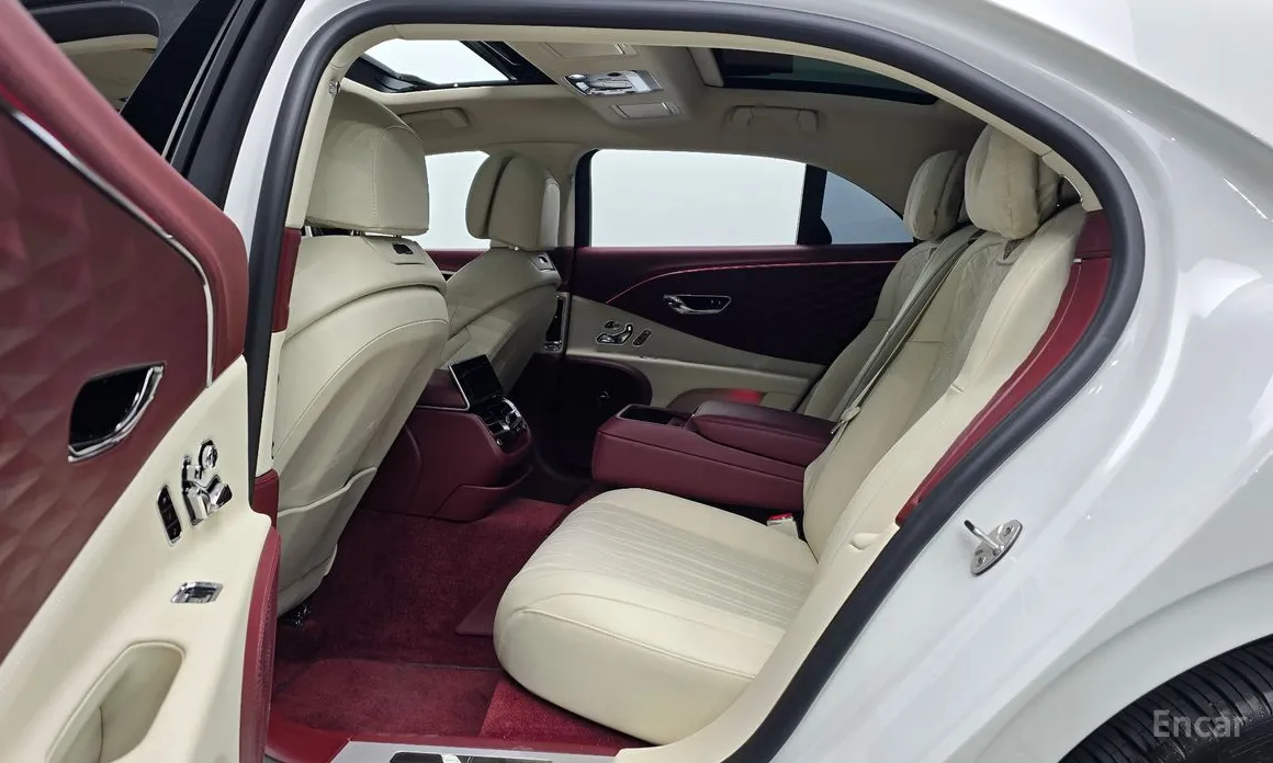 Фото 12 - Bentley Flying Spur