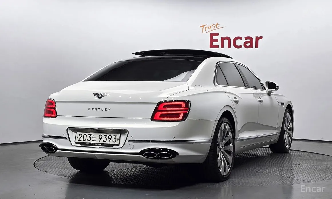 Фото 2 - Bentley Flying Spur