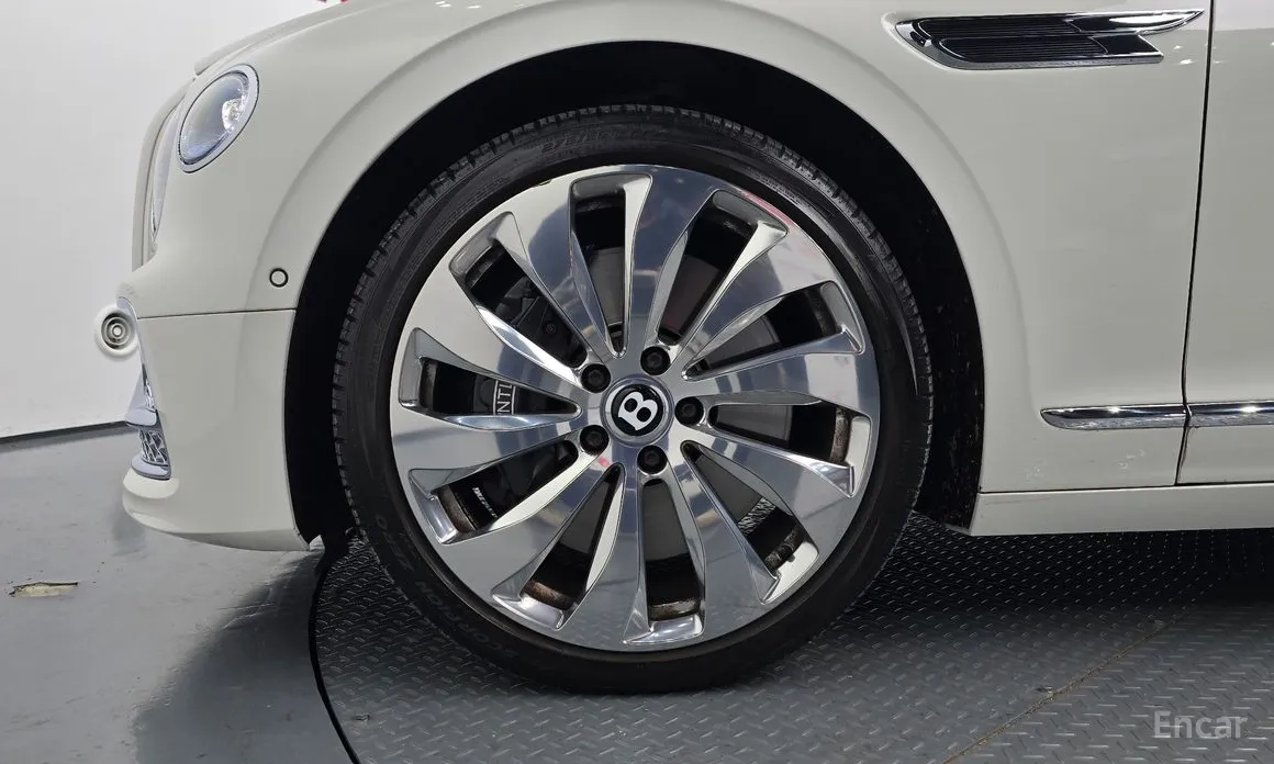 Фото 5 - Bentley Flying Spur
