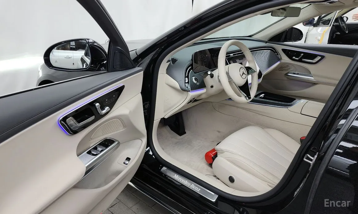 Фото 10 - Mercedes-Benz E-Class