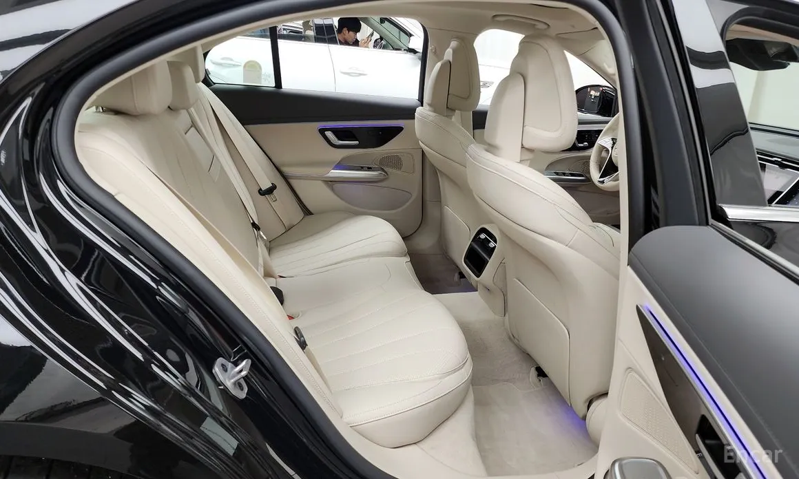 Фото 12 - Mercedes-Benz E-Class