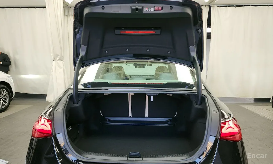 Фото 20 - Mercedes-Benz E-Class