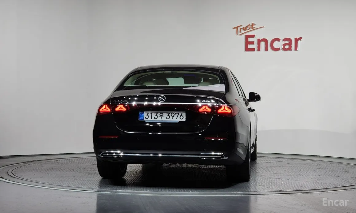 Фото 4 - Mercedes-Benz E-Class