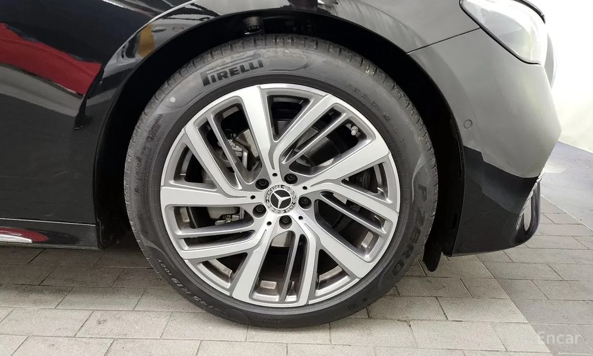 Фото 5 - Mercedes-Benz E-Class