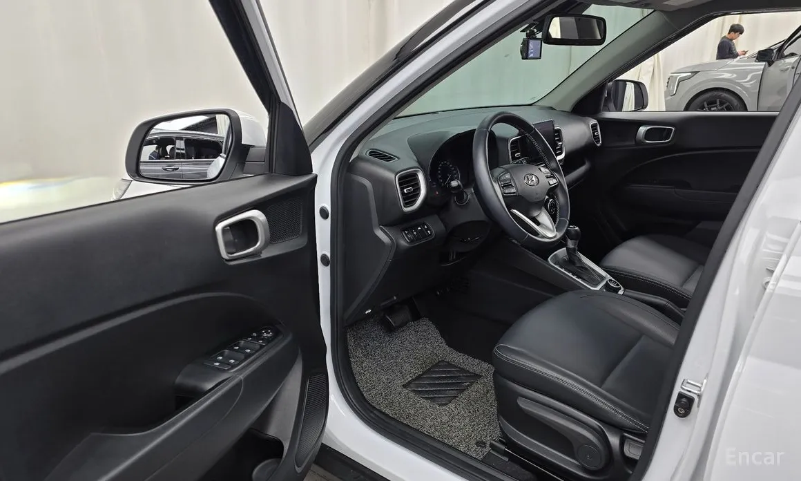 Фото 10 - Hyundai Venue