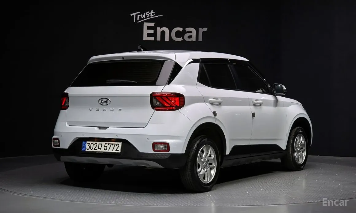 Фото 2 - Hyundai Venue