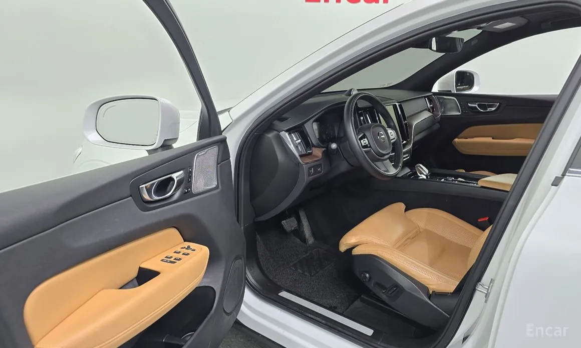 Фото 10 - Volvo XC60