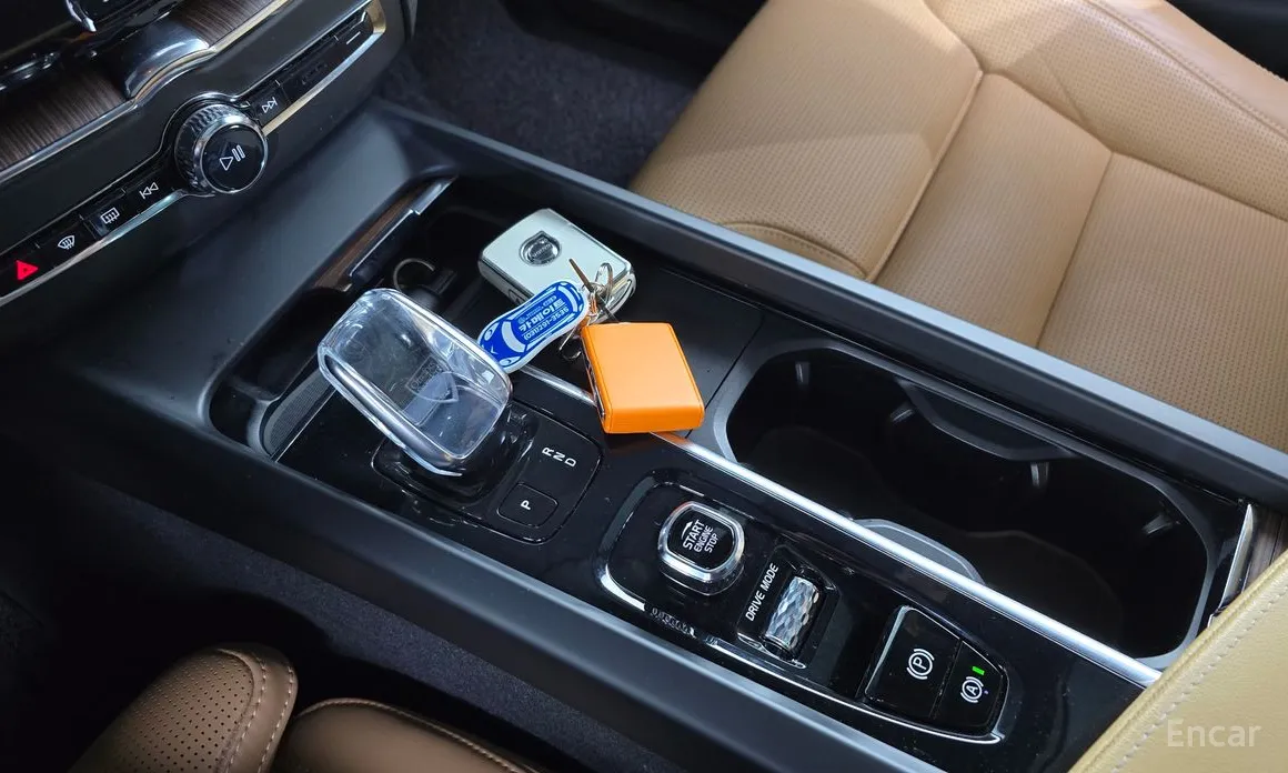 Фото 9 - Volvo XC60