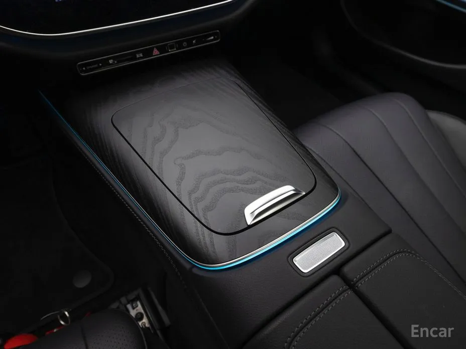 Фото 16 - Mercedes-Benz E-Class