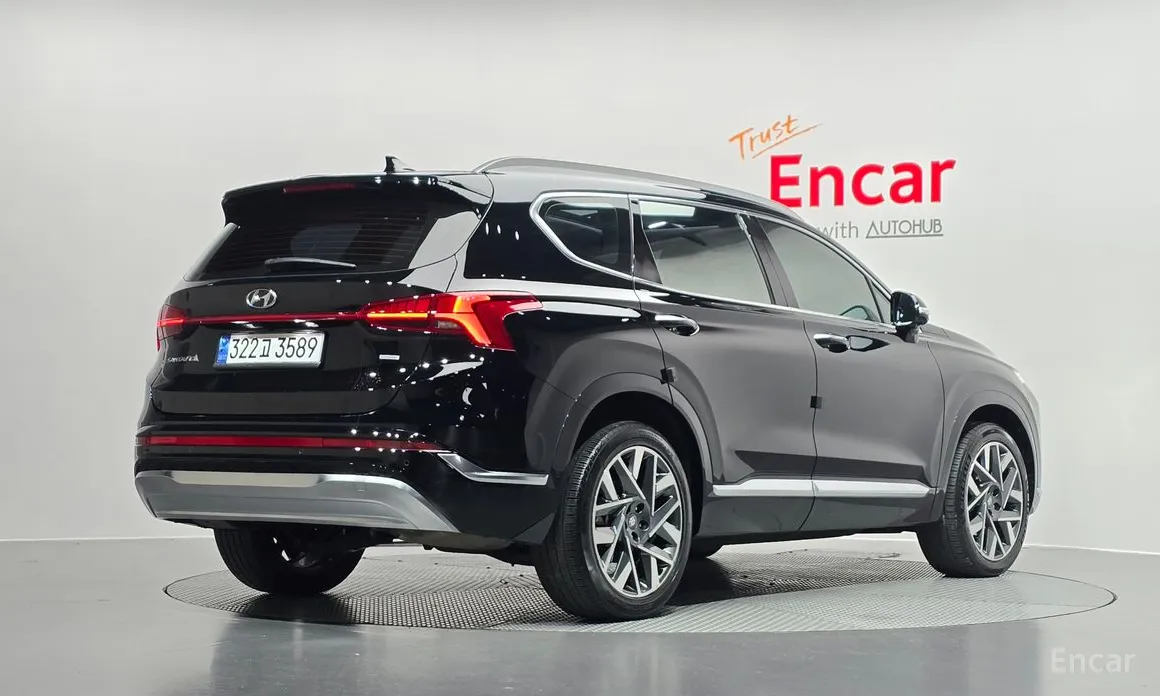 Фото 2 - Hyundai Santa Fe