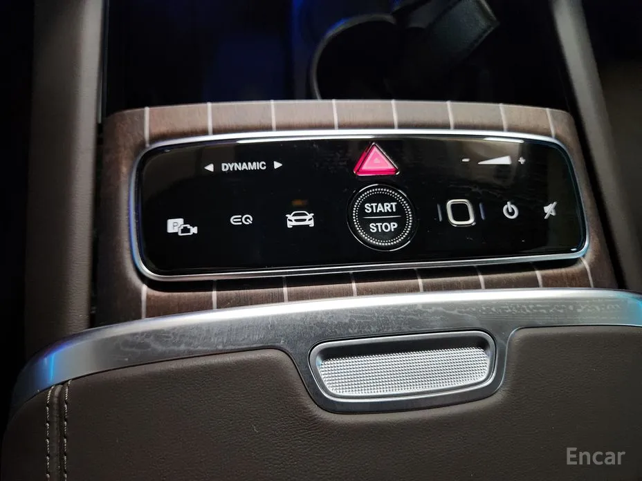 Фото 15 - Mercedes-Benz EQS