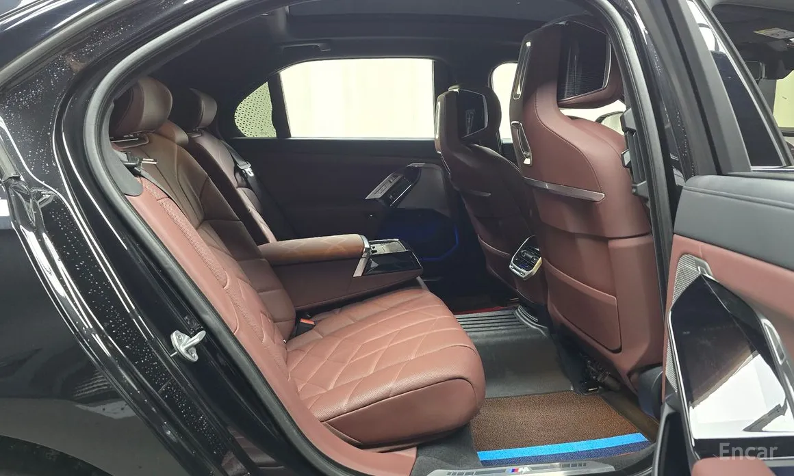 Фото 12 - BMW 7 Series