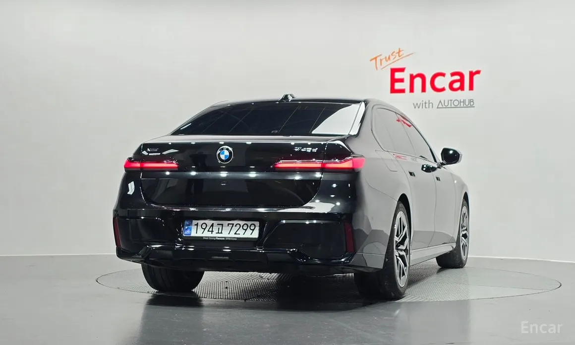 Фото 4 - BMW 7 Series