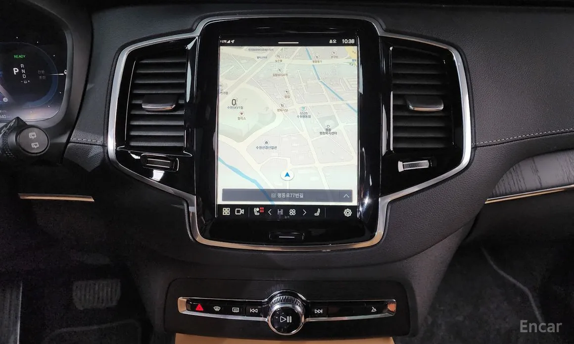 Фото 14 - Volvo XC90