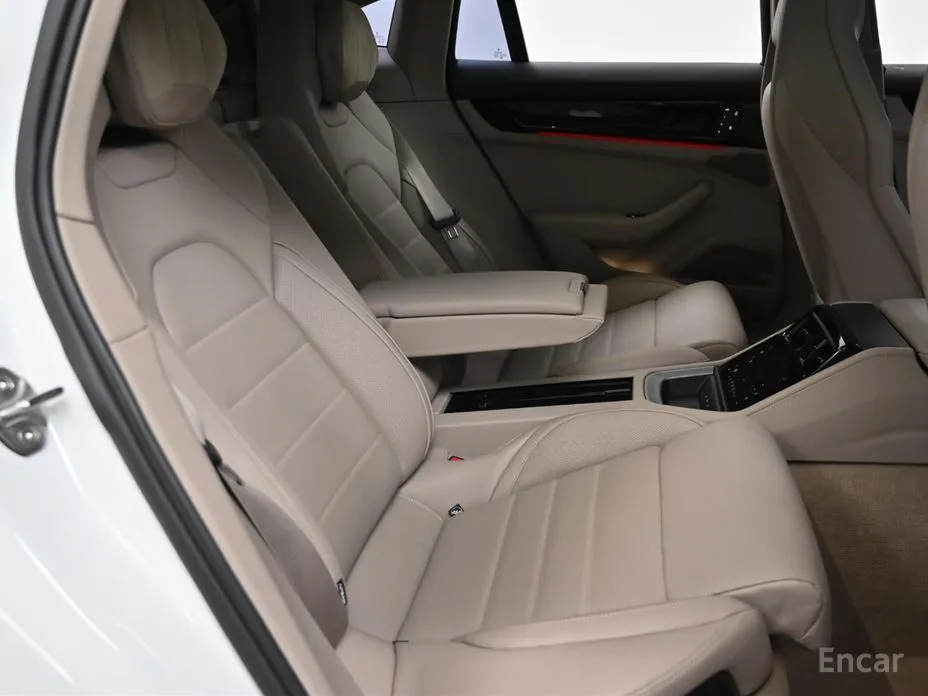 Фото 12 - Porsche Panamera