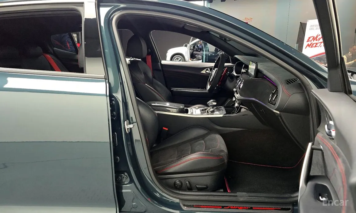 Фото 11 - Kia Stinger