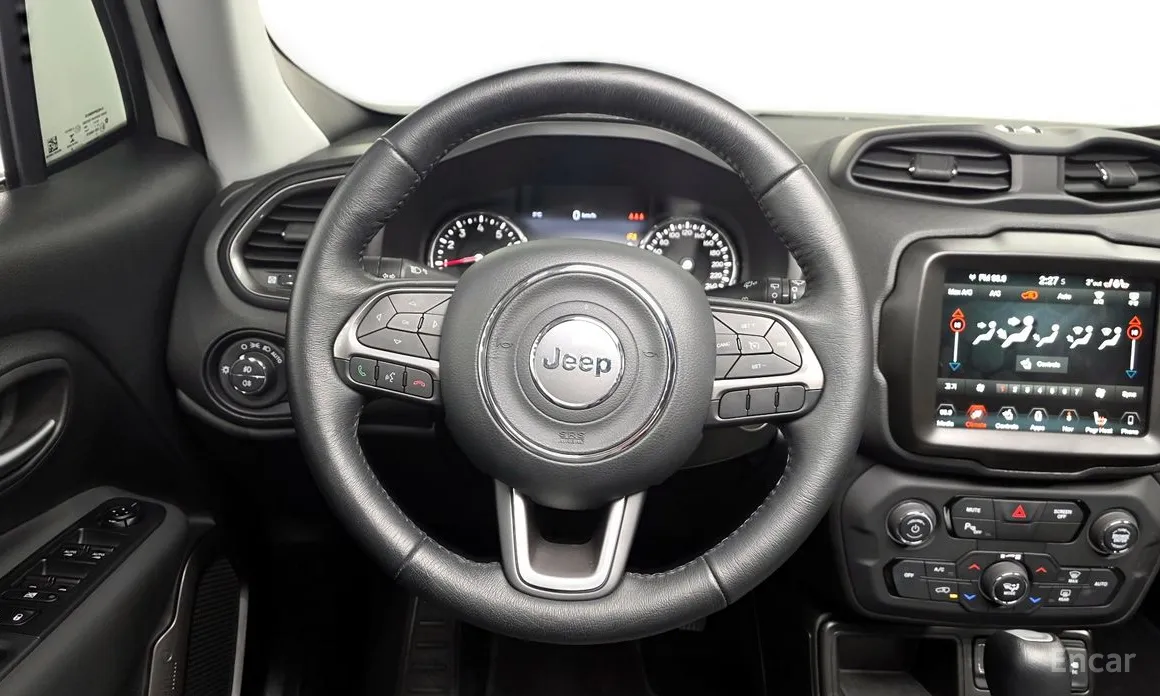 Фото 13 - Jeep Renegade