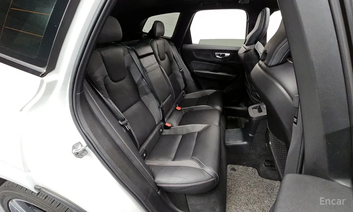 Фото 12 - Volvo XC60