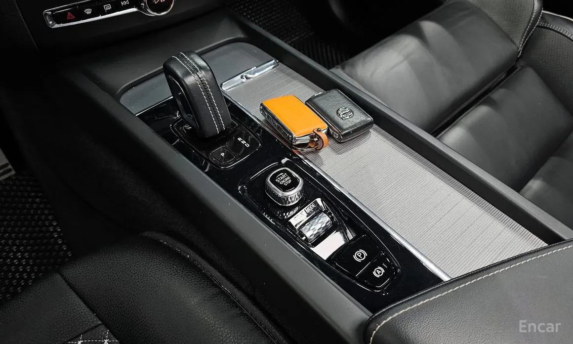 Фото 9 - Volvo XC60