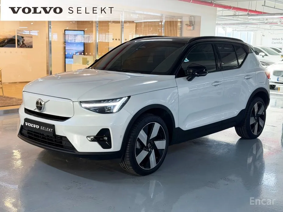 Фото 1 - Volvo XC40