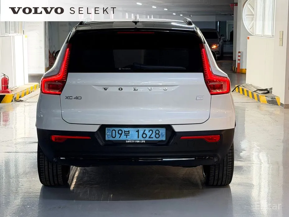Фото 4 - Volvo XC40