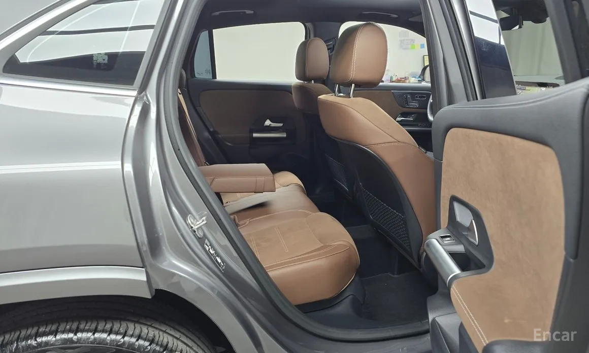 Фото 12 - Mercedes-Benz GLA-Class