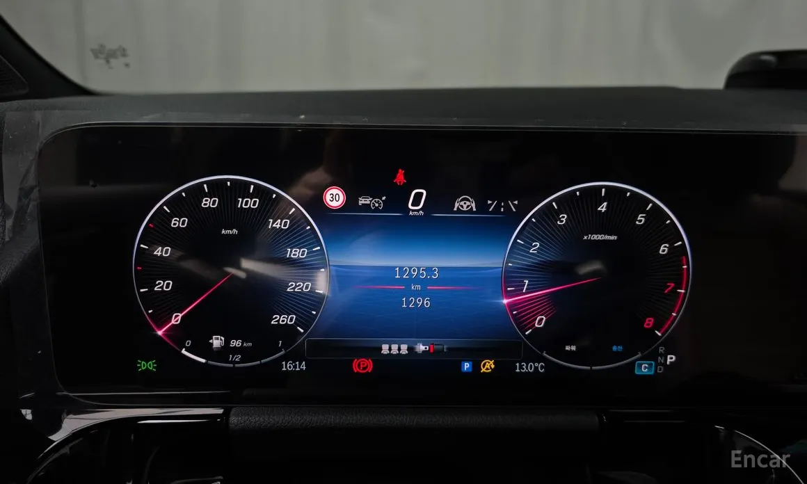 Фото 8 - Mercedes-Benz GLA-Class