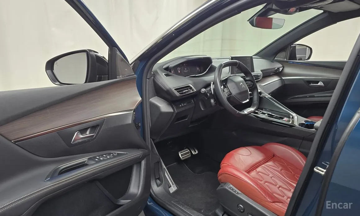 Фото 10 - Peugeot 5008