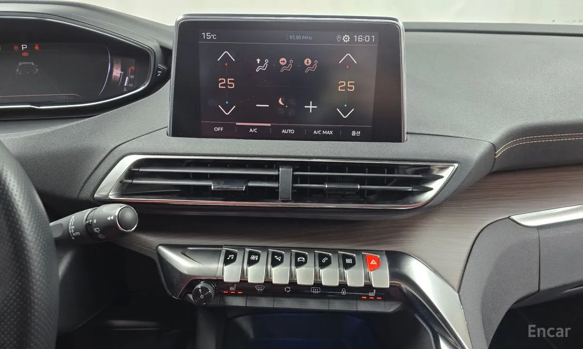 Фото 14 - Peugeot 5008