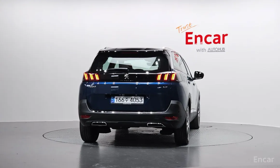 Фото 4 - Peugeot 5008