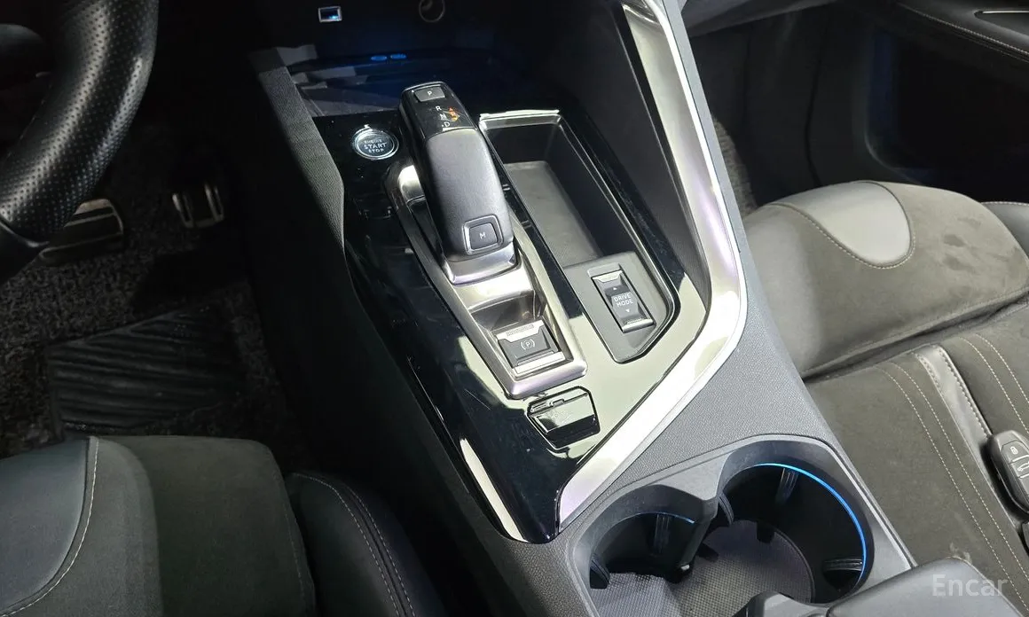 Фото 9 - Peugeot 3008