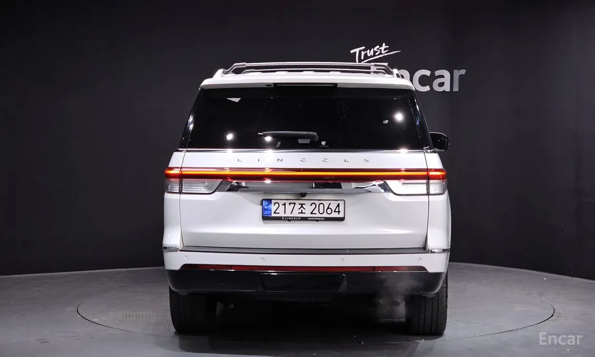 Фото 4 - Lincoln Navigator