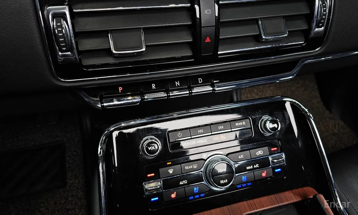 Фото 9 - Lincoln Navigator