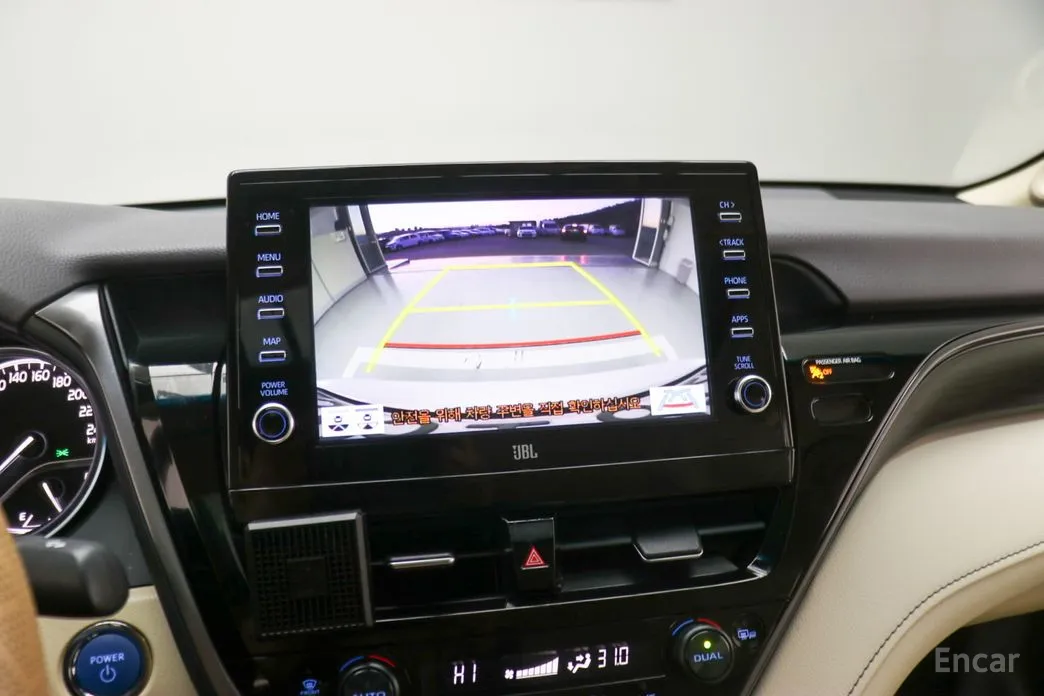 Фото 16 - Toyota Camry